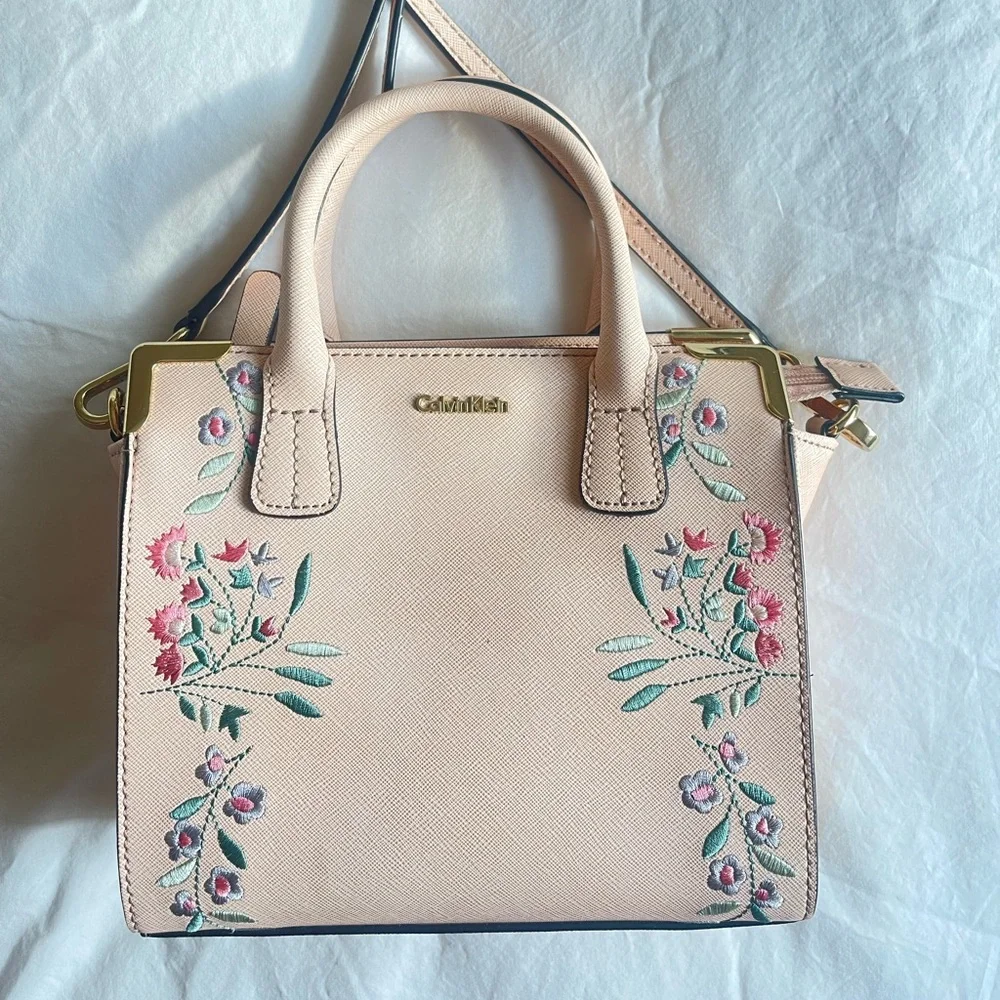 Calvin Klein Leather Crossbody bag - Picture 1 of 6